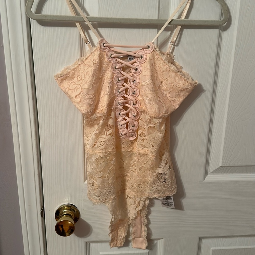 Guess: pink lace bodysuit